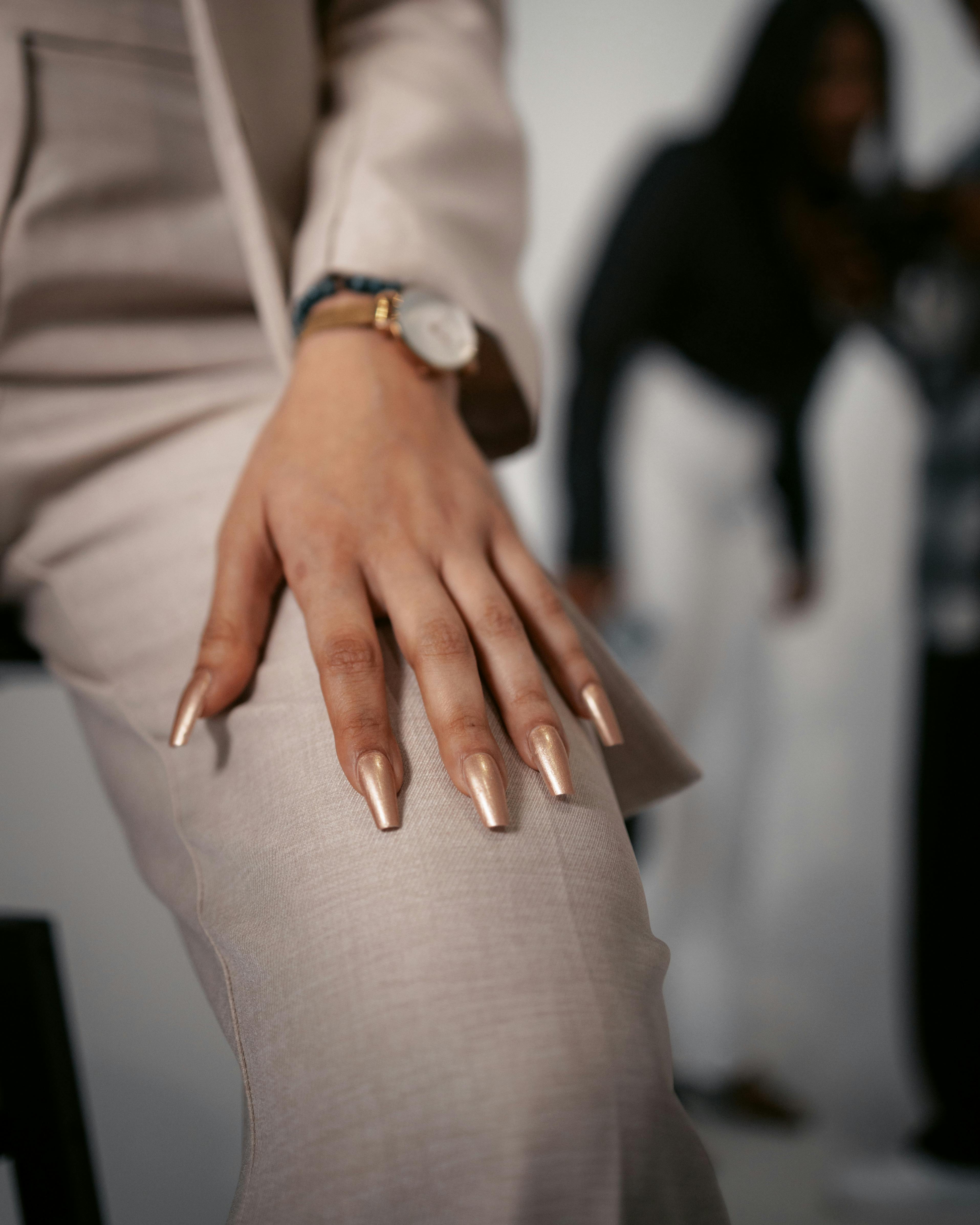 Gold nail couture